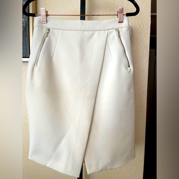 H&M Dresses & Skirts - H&M‎ pencil short skirt - Ivory